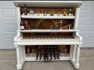 Piano Bar